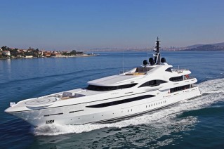 Luxury yacht Vicky